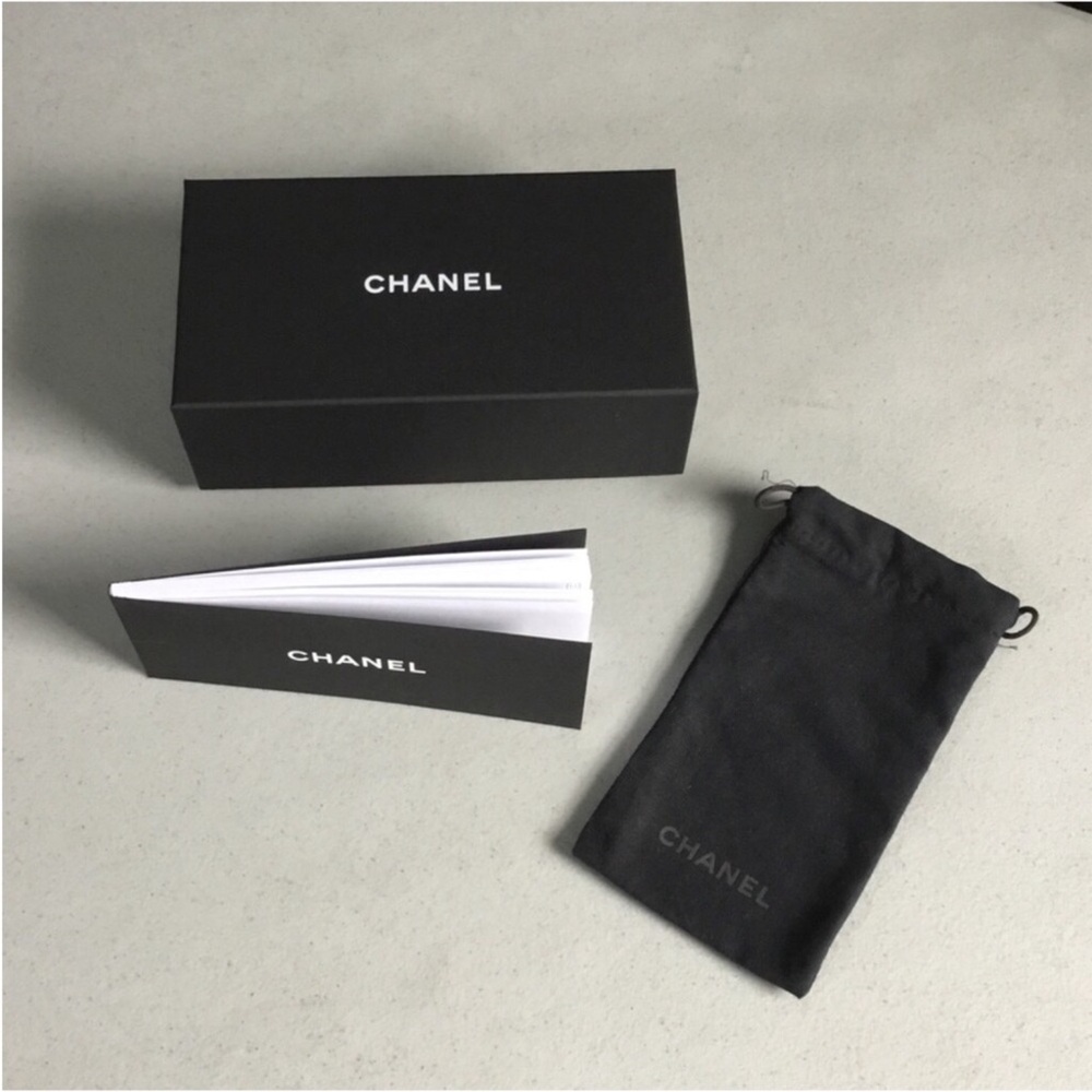 CHANEL SMALL BOX TOP LID LOGO PRINTED WITH DUST BAG LOGO PRINTED BOOK ATTACH